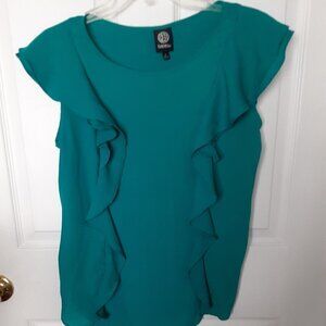 Bobeau Size Small Kelly Green Blouse w/Ruffle Trim Down Front